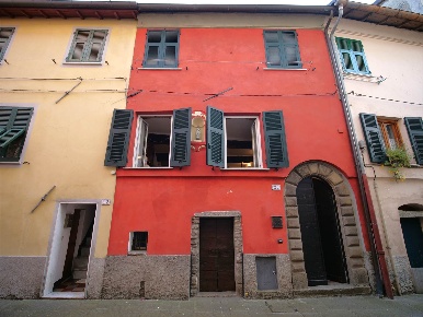 Foto Appartamento in Via Borgo San Bernardo  20, Brugnato Centro di 88 m²