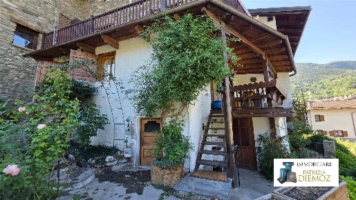 Foto Appartamento in Fr. Villetos 1, Aymavilles Centro di 59 m² in affitto