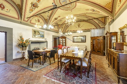 Foto Casa indipendente a Cortona di 1570 m² con 28 locali in vendita