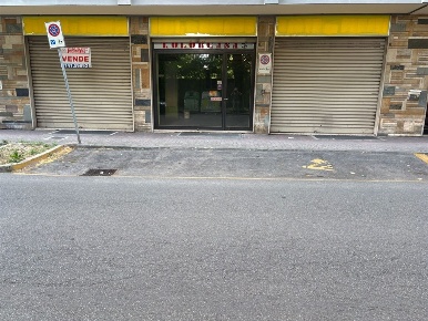 Foto Negozio in VIA PIETRO CHIESA, Asti di 100 m² con 1 locali in vendita