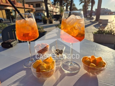 Foto Bar a Padenghe sul Garda di 91 m² con 2 locali in vendita