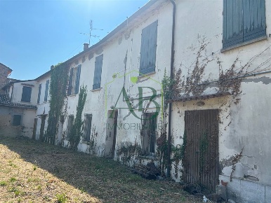 Foto Casa indipendente a Ravenna di 600 m² con 20 locali in vendita