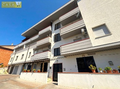 Foto Appartamento in Viale Europa, Teramo Centro di 115 m² con 4 locali