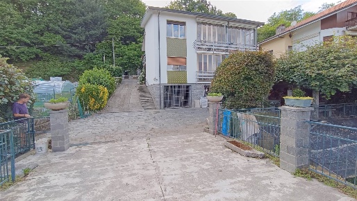 Foto Villa unifamiliare a Meina di 220 m² con 7 locali in vendita