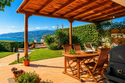 Foto Villa unifamiliare a Stalettì Centro di 176 m² con 7 locali in vendita
