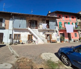 Foto Appartamento a Carignano Centro di 90 m² con 3 locali in vendita