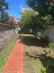 Foto Casa indipendente a Viareggio Centro di 120 m² con 6 locali in vendita