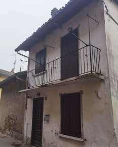 Foto Appartamento a Lauriano Centro di 79 m² con 4 locali in vendita