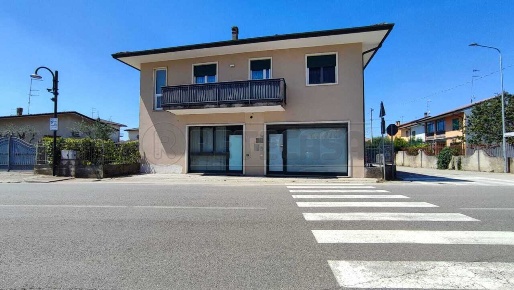 Foto Locale commerciale in Via Divisione Julia, Sarego Almisano di 64 m²