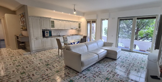Foto Appartamento in Via Mauro Comite 7, Amalfi Centro di 137 m² in vendita