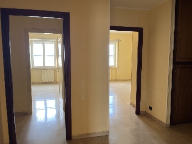 Foto Appartamento in Via Ciavattino, Anagni Centro di 160 m² con 8 locali