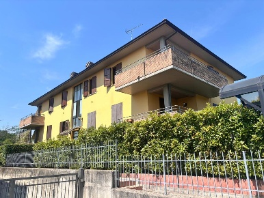 Foto Appartamento in Via Luigi Umberto Giordana 25, Medesano di 115 m²