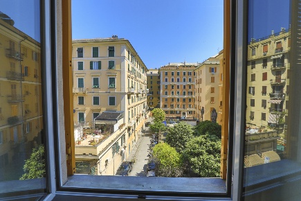 Foto Appartamento in Via Trebisonda, Genova Foce di 126 m² con 7 locali