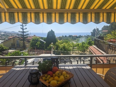 Foto Appartamento a Sanremo di 107 m² con 4 locali in vendita