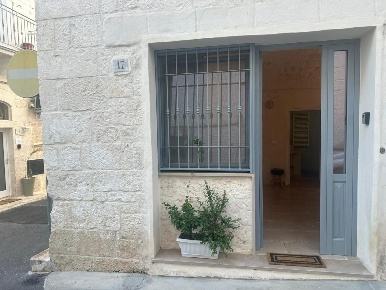 Foto Casa indipendente in Via Carlo Cattaneo, Ostuni di 38 m² con 2 locali