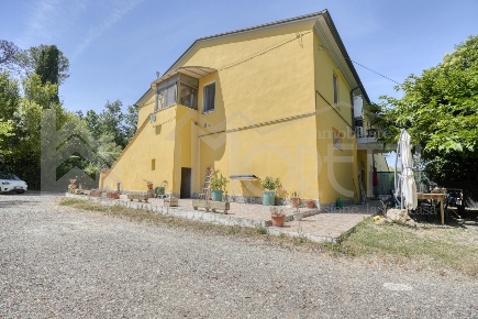 Foto Appartamento in Via Pian delle Tregge, Collesalvetti di 200 m²