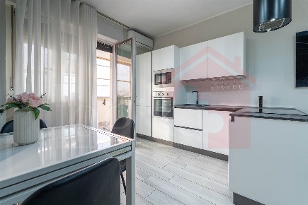 Foto Appartamento in Via dei Pini  2, Pieve Emanuele Centro di 73 m²