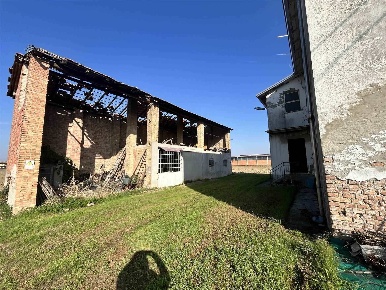 Foto Casa indipendente a San Giorgio Piacentino Centro di 208 m² in vendita