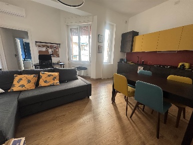 Foto Appartamento in Via Democrito 15, Milano Cimiano di 75 m² con 2 locali