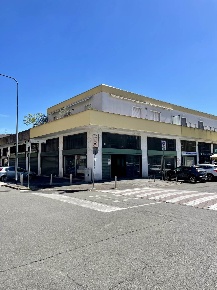 Foto Laboratorio in Via dei Mandorli 10, Cesano Boscone Centro di 150 m²