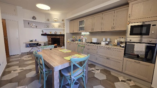 Foto Appartamento a Monte Romano di 180 m² con 9 locali in vendita
