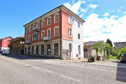 Foto Ufficio in Via Garibaldi 58, Seveso Centro di 1545 m² con 10 locali