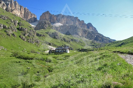 Foto Baita a Canazei di 183 m² con 6 locali in vendita