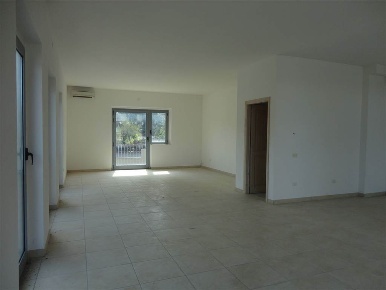 Foto Negozio a Certaldo Pino di 80 m² con 1 locali in vendita