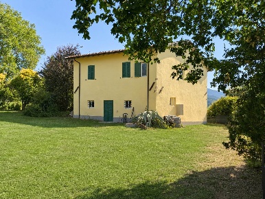 Foto Villa unifamiliare a Scarperia e San Piero Scarperia di 220 m²