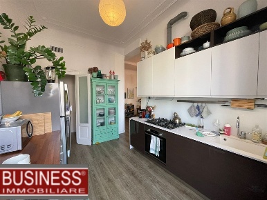 Foto Appartamento in Via Gerolamo Tiraboschi, Milano di 140 m² con 4 locali