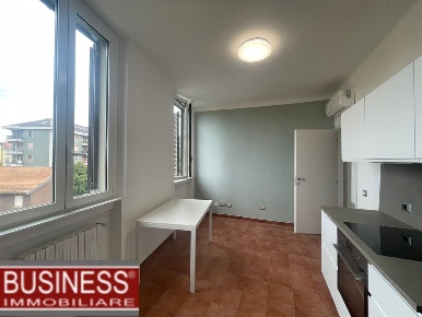 Foto Appartamento in Piazza Santa Maria alla Fontana, Milano Zara di 75 m²
