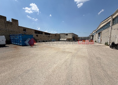 Foto Capannone industriale in Via Cento 13, San Nicola la Strada di 700 m²