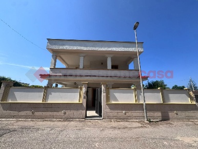 Foto Villa unifamiliare in Via SAPONARIE 65, Leporano Leporano Marina