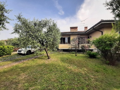 Foto Villa bifamiliare in Benaco, Puegnago del Garda Raffa di 231 m²