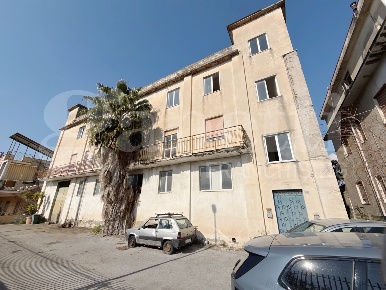 Foto Capannone industriale in Traversa Ferrovia, Angri Centro di 2250 m²