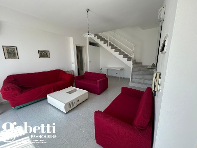 Foto Appartamento in Via PASUBIO 92, Patti Mongiove di 120 m² con 4 locali