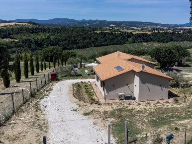 Foto Casa indipendente in Via Collevalenza 103, Todi di 115 m² con 3 locali