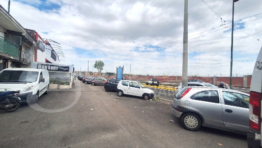 Foto Negozio in comandante umberto maddalena, Napoli Capodichino di 140 m²