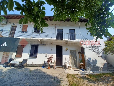 Foto Appartamento in Via Nino Bixio 4, Inveruno Centro di 66 m² in vendita