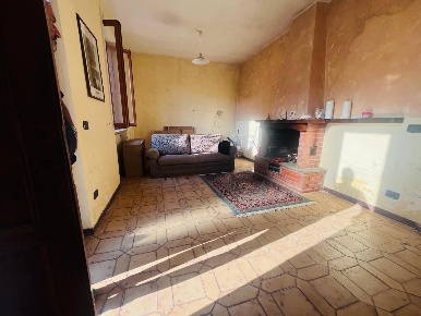 Foto Casa indipendente a Monsummano Terme Centro di 130 m² con 9 locali