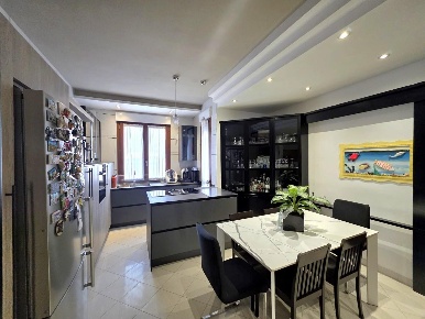 Foto Appartamento a Castelfranco di Sotto Centro di 95 m² con 5 locali
