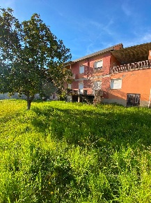 Foto Villa unifamiliare a Carrara Stadio, Sant'Antonio, Marasio di 454 m²