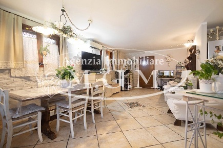 Foto Appartamento a Castelfranco di Sotto Centro di 125 m² con 5 locali