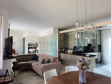 Foto Duplex in via Marchesiello, Caserta di 175 m² con 6 locali in vendita