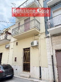 Foto Casa indipendente in via XXI Aprile, Canosa di Puglia Centro di 61 m²