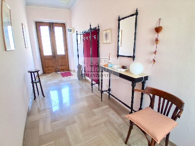 Foto Casa indipendente a Rive d'Arcano Centro di 595 m² con 8 locali