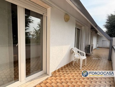 Foto Appartamento a Azzano San Paolo di 172 m² con 4 locali in vendita