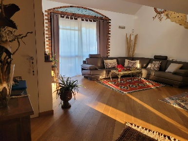 Foto Appartamento in VIA SAN BERNARDO 45, Mesero di 230 m² con 5 locali