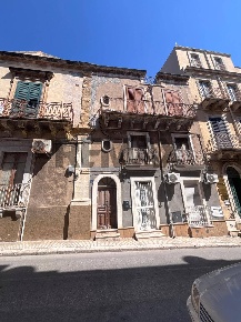 Foto Case semi ndipendenti in Via Cavour 22, Pachino Centro di 223 m²