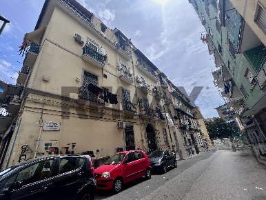 Foto Appartamento in Via Antonio Valentino 4, Napoli San Carlo All'Arena